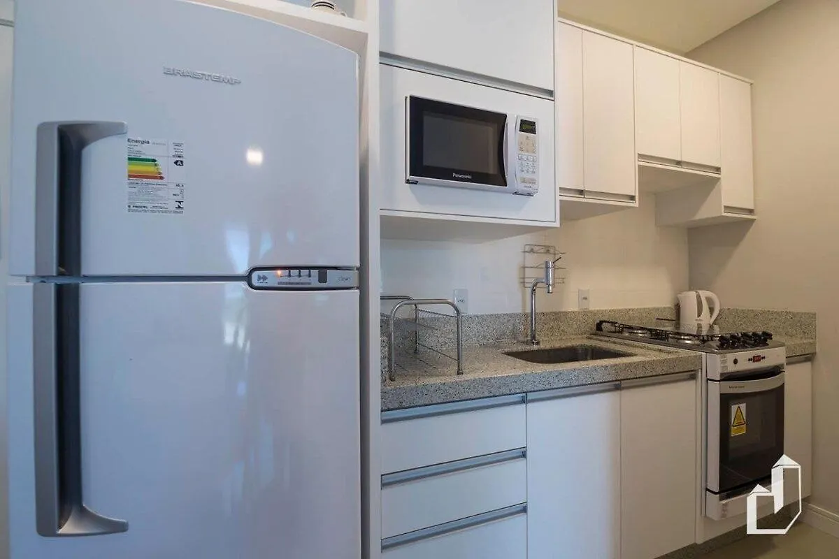 Apartamento Vista Para O Mar Com 02 Dormitorios Бомбиньяс